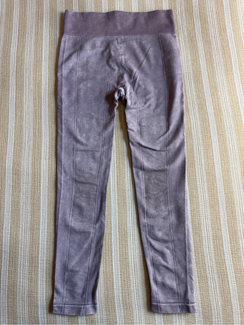 NWOT Seam-Detail Mauve Active Leggings SUPER CUTE